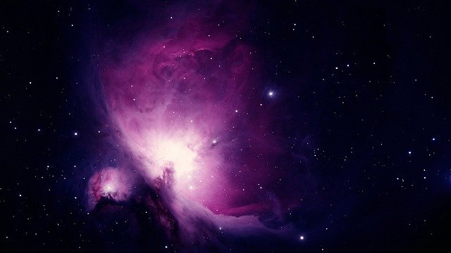 Bild på Orionnebulosan som ligger ungefär 1350 ljusår från Jorden.
